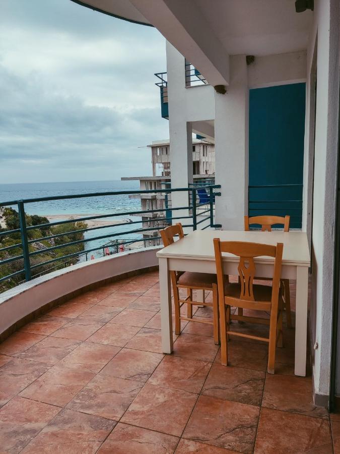 El Rio Apartments Sarande Bagian luar foto