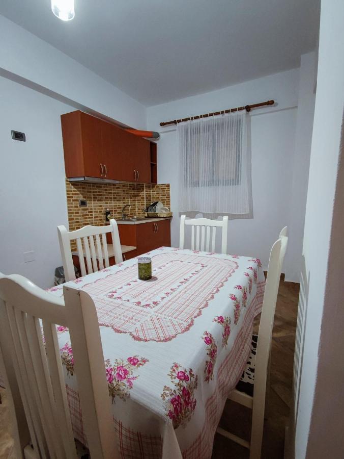 El Rio Apartments Sarande Bagian luar foto
