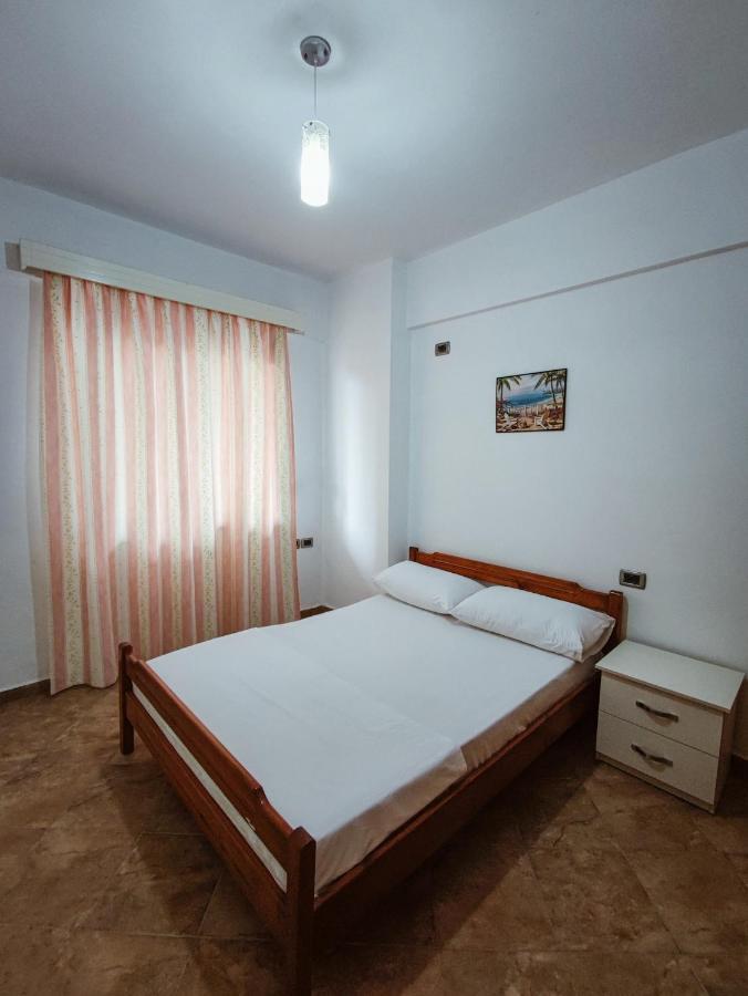 El Rio Apartments Sarande Bagian luar foto
