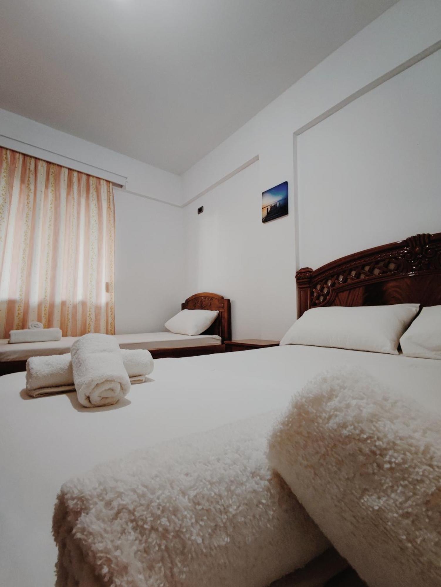 El Rio Apartments Sarande Ruang foto