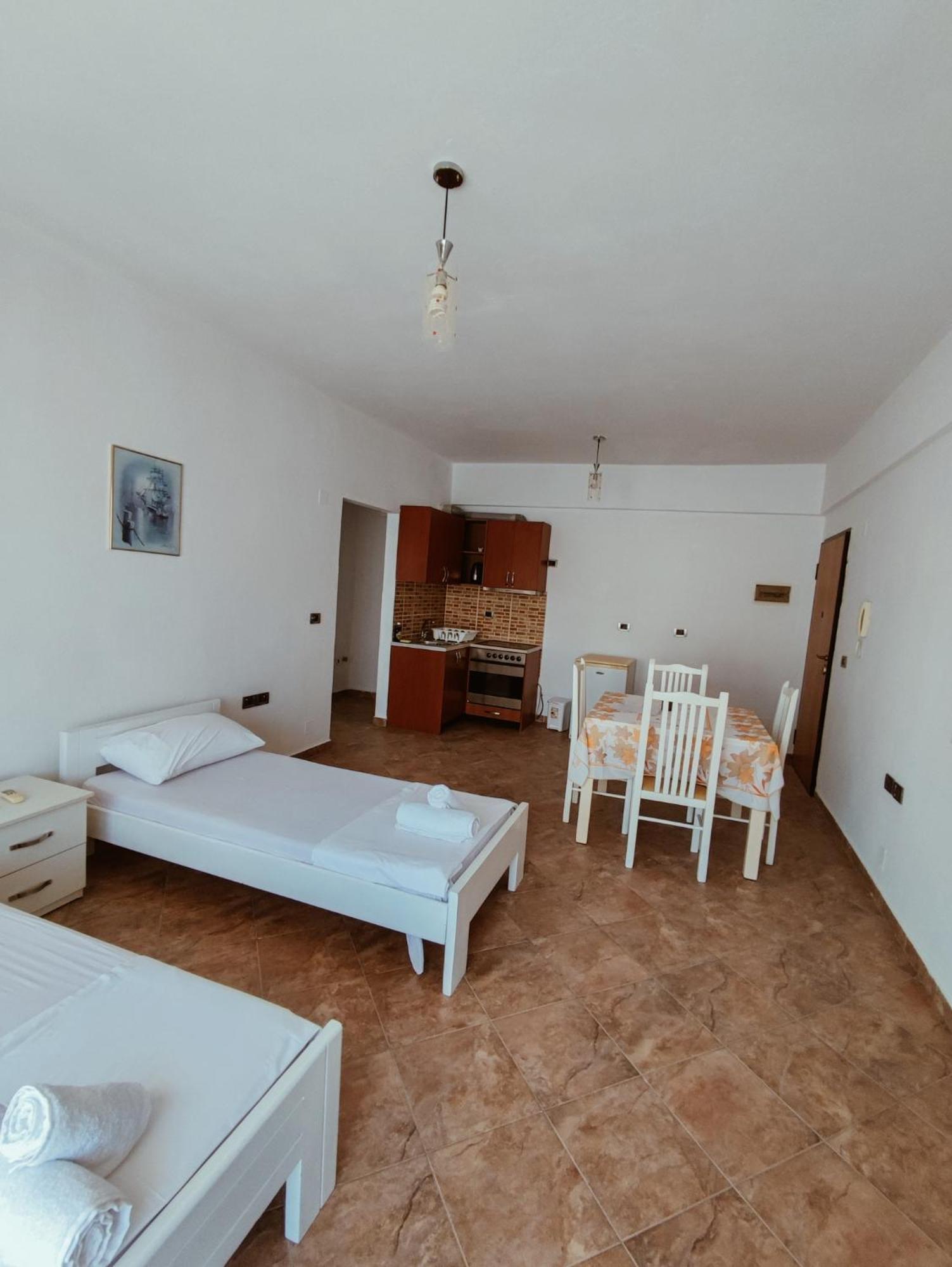 El Rio Apartments Sarande Ruang foto