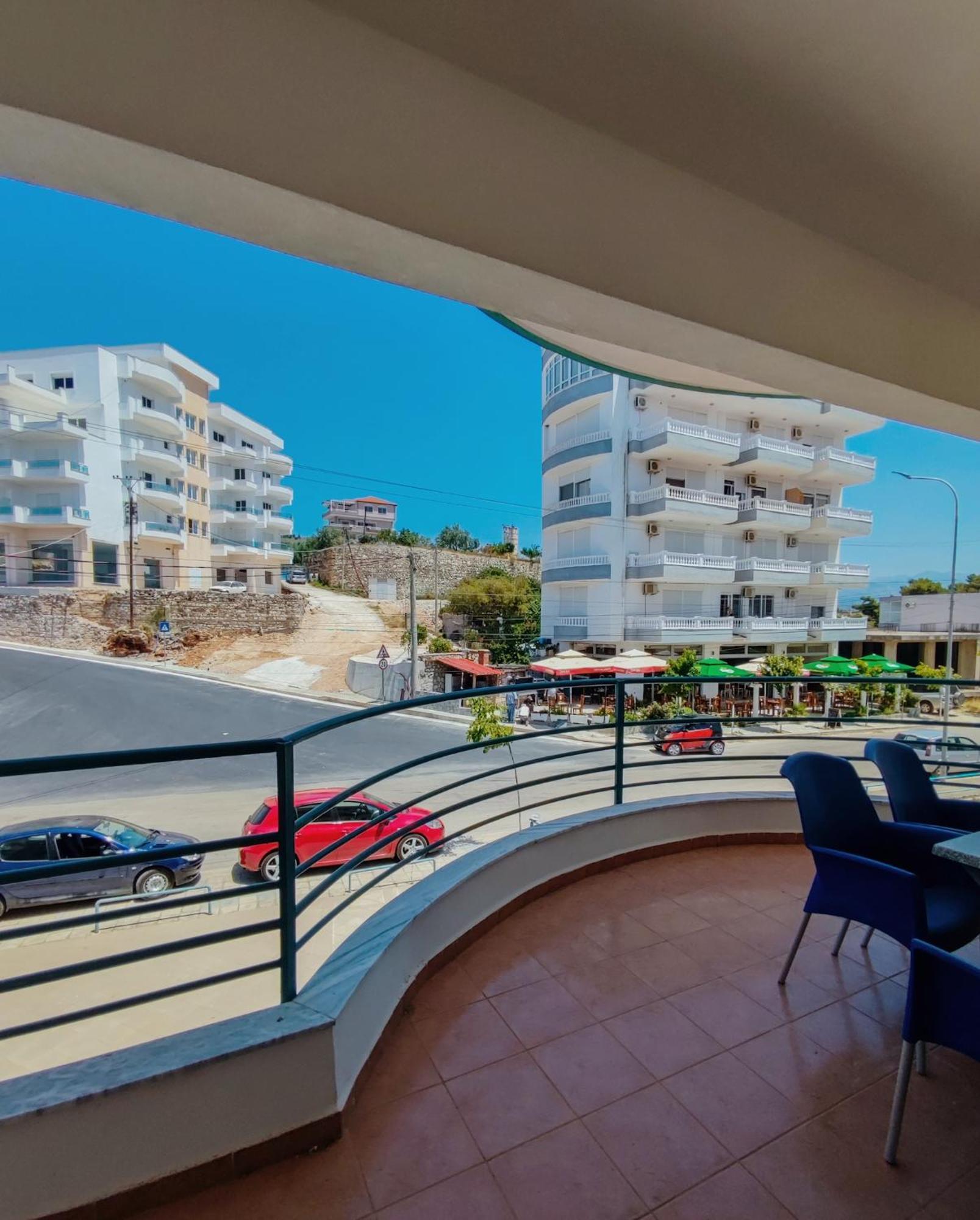 El Rio Apartments Sarande Ruang foto