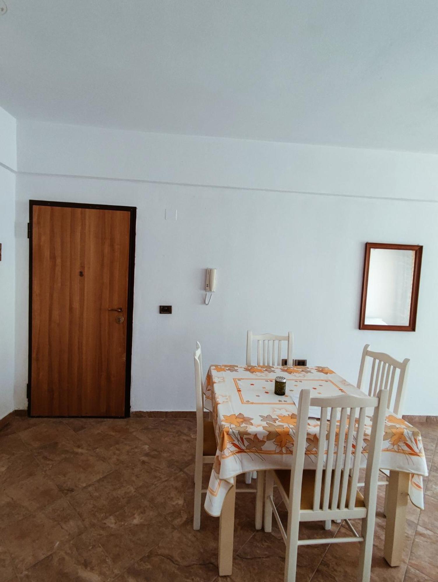 El Rio Apartments Sarande Ruang foto