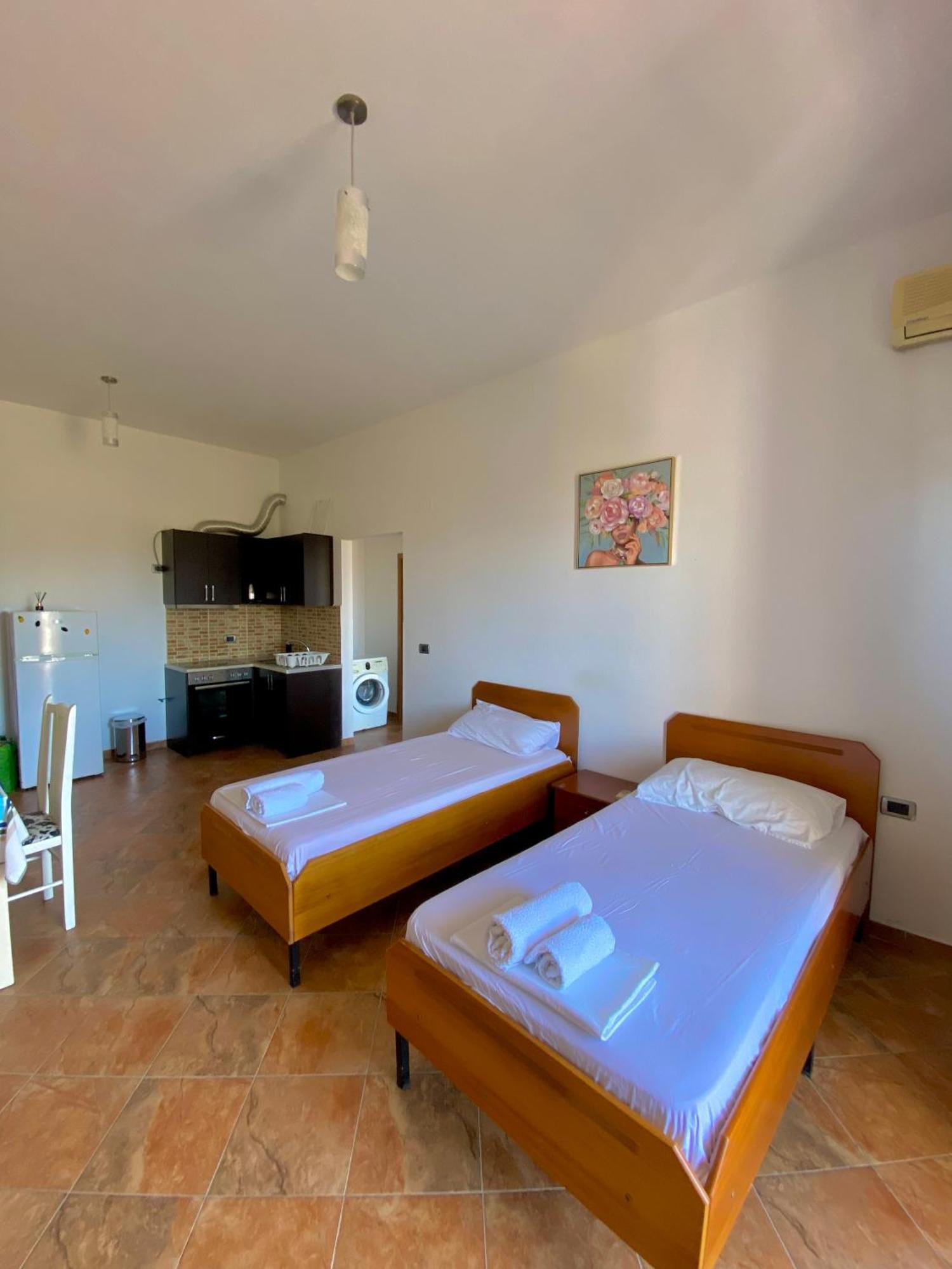 El Rio Apartments Sarande Bagian luar foto