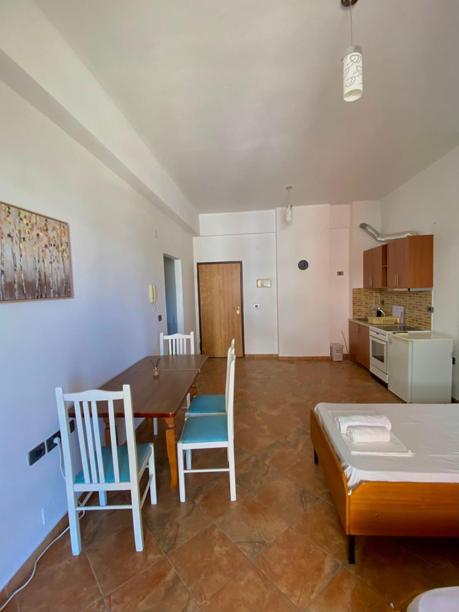 El Rio Apartments Sarande Bagian luar foto