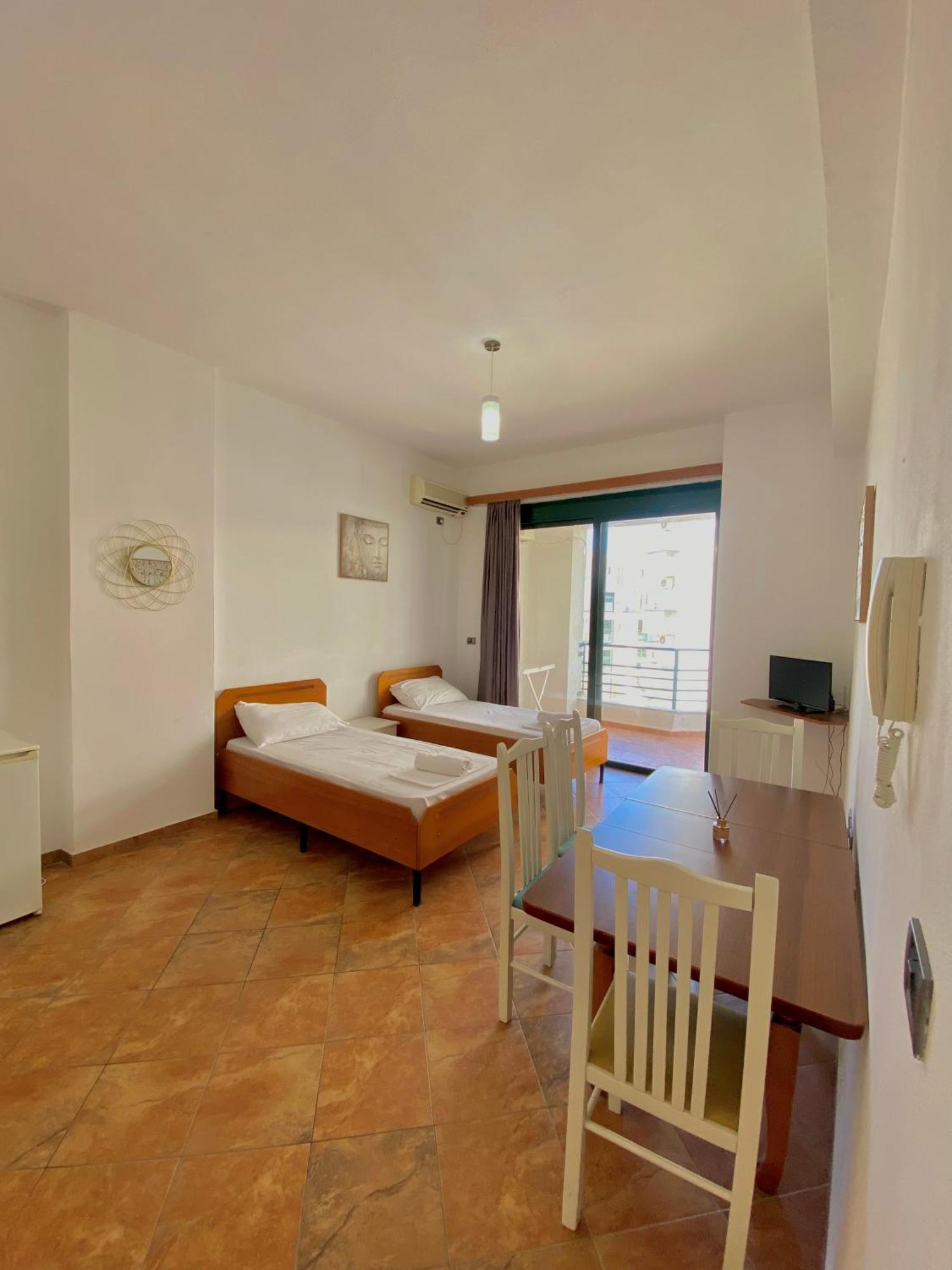 El Rio Apartments Sarande Bagian luar foto