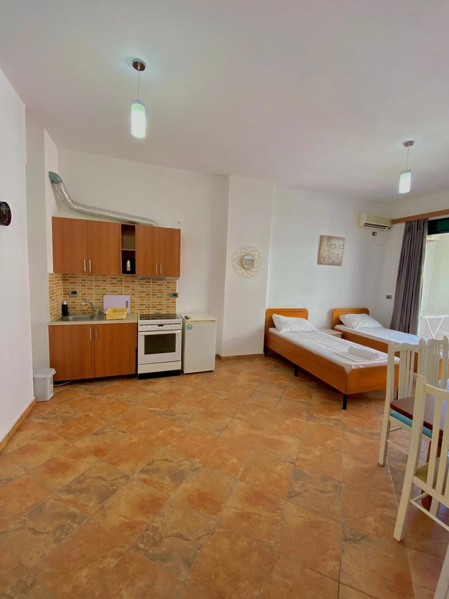 El Rio Apartments Sarande Bagian luar foto