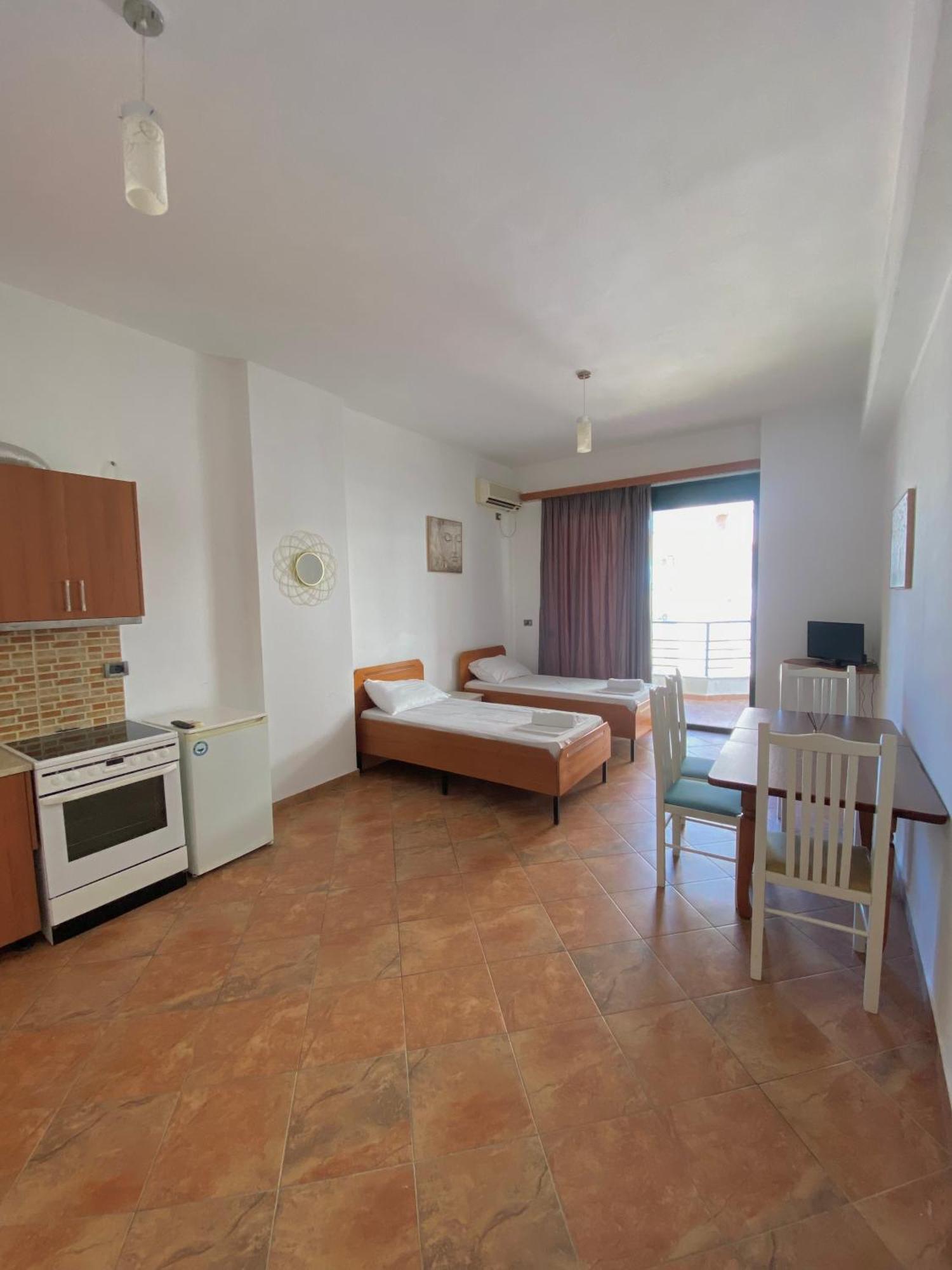 El Rio Apartments Sarande Bagian luar foto